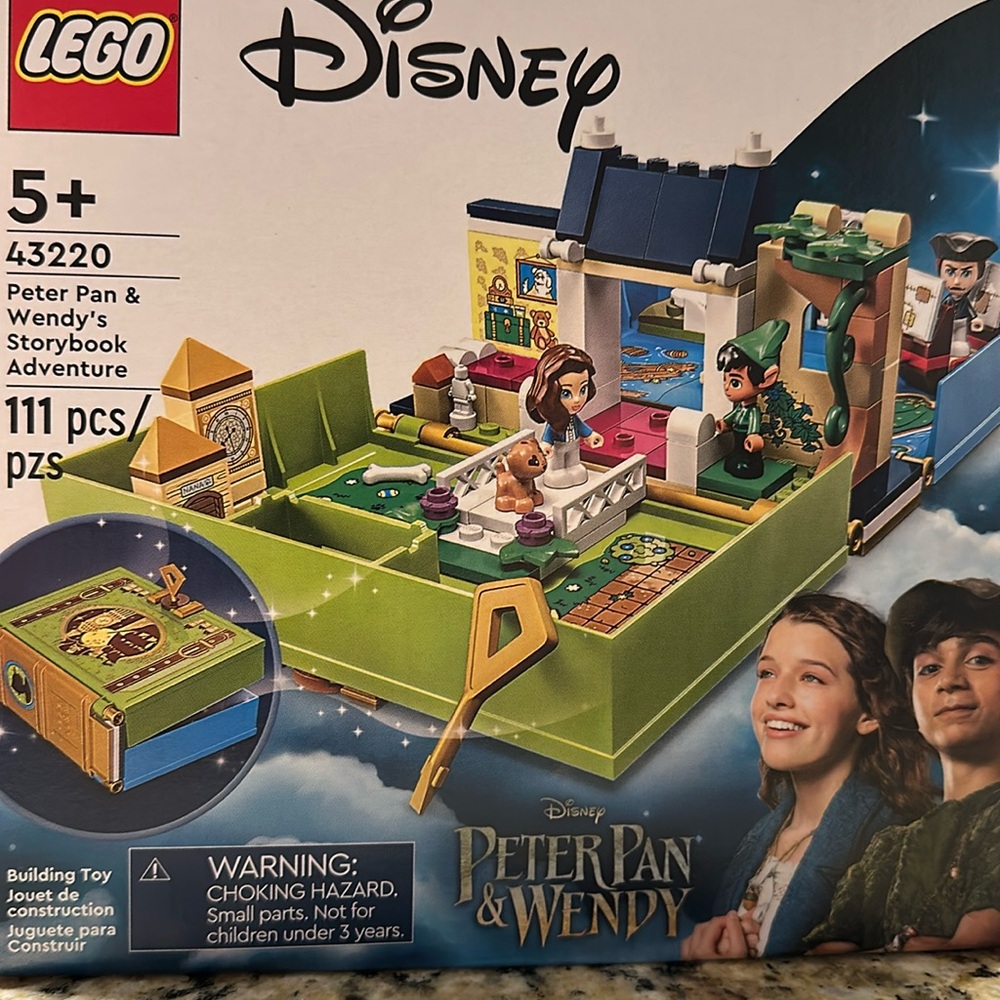 Disney Lego 43220 Peter Pan & Wendy  story book adventure 111pc building play